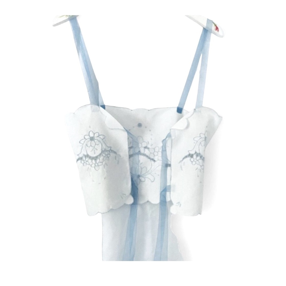 Hand designed & sewn with vintage doilies blue & white top - Picture 4 of 6